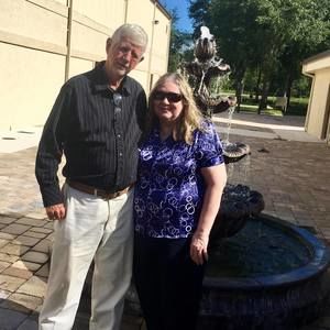 Meet your Posher, Launa